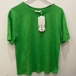 Zara Tshirt bright green XS